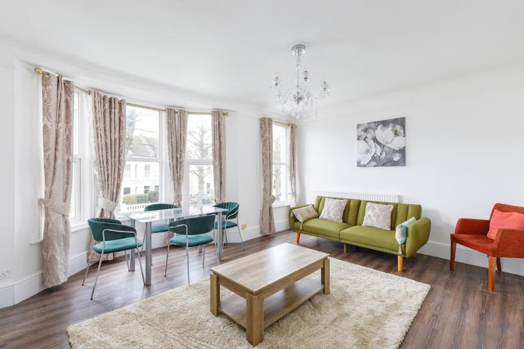 Charming 2 Bedroom Flat In Central Hove With Free Parking Dış mekan fotoğraf